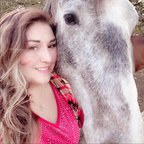 Meet your Posher, Edna - Picture 10 of 15